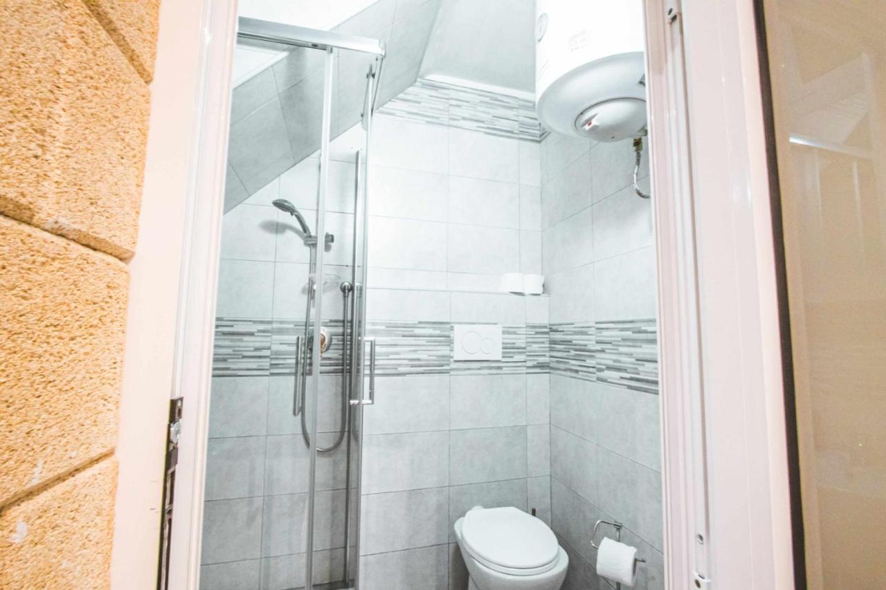 باري The Castle Apartment المظهر الخارجي الصورة